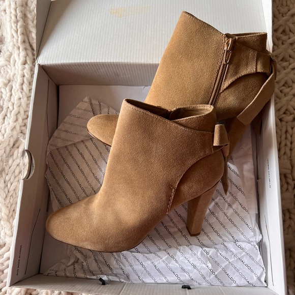ALDO bow ankle boots - Picture 1 of 6